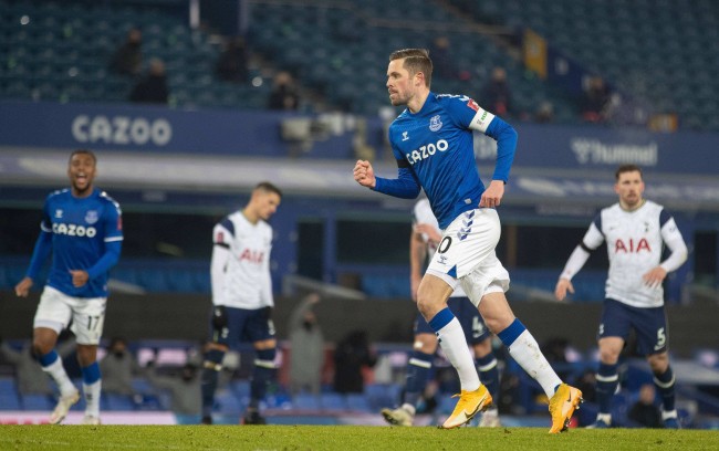 更展现了瓦 更展现了瓦