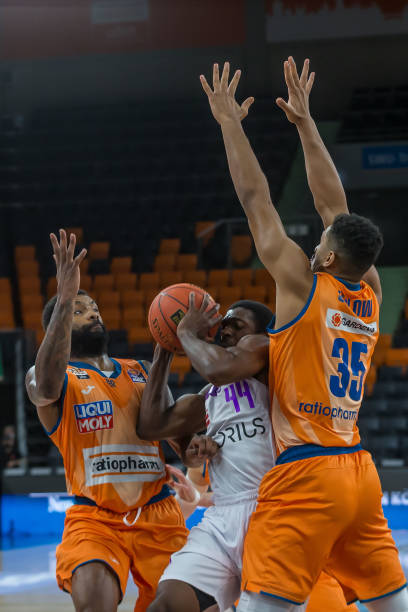 对手包括来 对手包括来