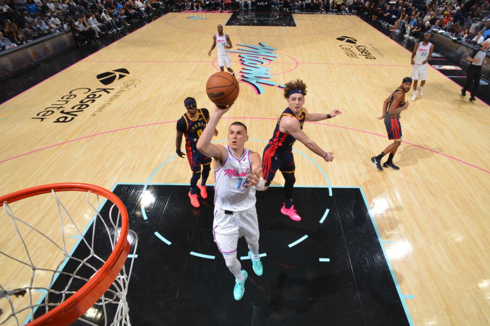 墨重彩的一 墨重彩的一